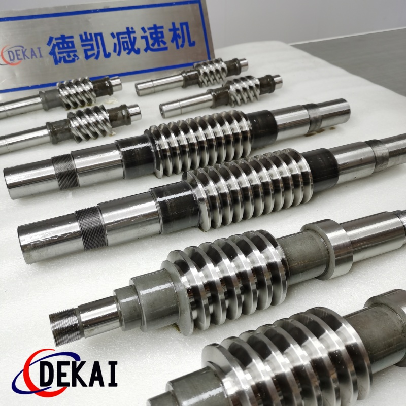 德凱批量加工高精度雙導(dǎo)程、圓弧齒尼曼齒形等各種齒形蝸桿
